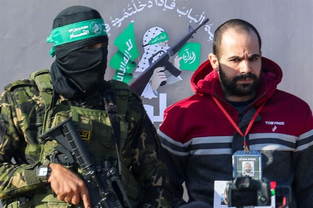 A Gaza liberi altri tre ostaggi. La solitudine di Yarden Bibas A Gaza liberi altri tre ostaggi. La solitudine di Yarden Bibas